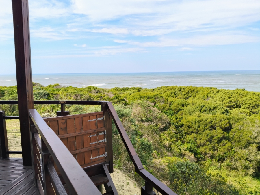 6 Bedroom Property for Sale in Paradise Beach Eastern Cape